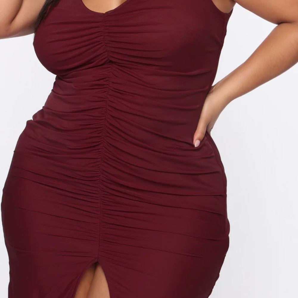 Ruched And Ready Midi Dress - Burgundy